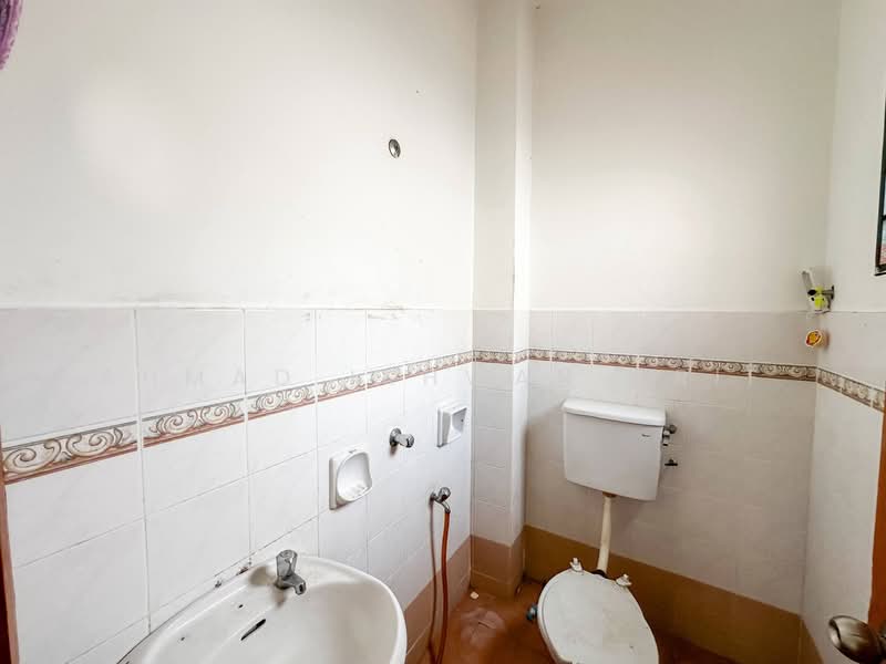 Taman Kajang Prima untuk Untuk Dijual - RM 530,000, Mac 2026 - Bathroom - PropertyGuru.com.my