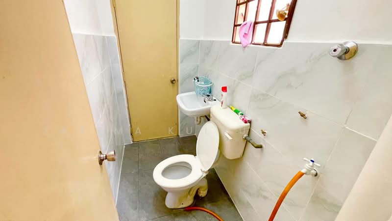 2-storey Terraced House for Sale in Taman Sinaran (Balakong) - Zarema Kulbuzheva - Bathroom - PropertyGuru.com.my