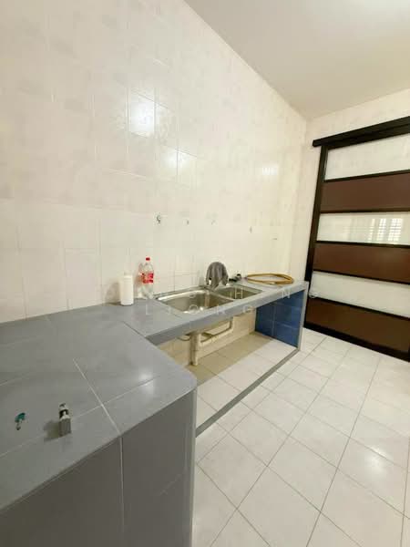 2-storey Terraced House for Sale in Bandar Putra (Kulai) - Loong Hing Liong - Kitchen - PropertyGuru.com.my