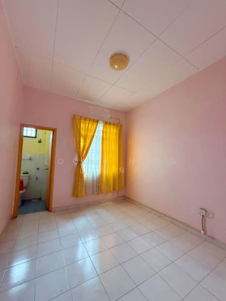 2-storey Terraced House for Sale in Bandar Putra (Kulai) - Loong Hing Liong - Bathroom - PropertyGuru.com.my