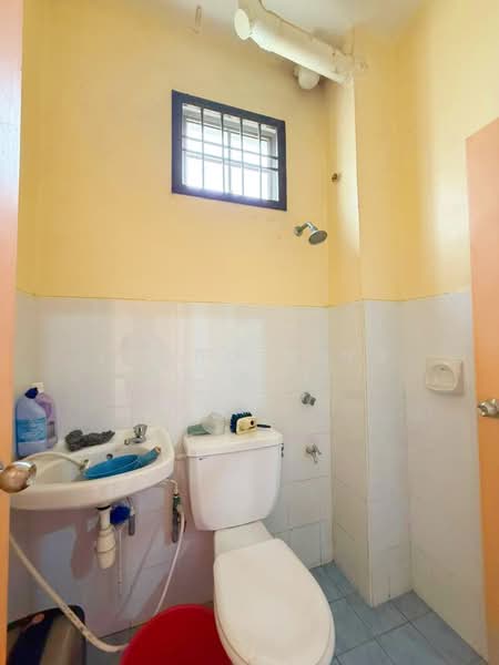 2-storey Terraced House for Sale in Bandar Putra (Kulai) - Loong Hing Liong - Bathroom - PropertyGuru.com.my
