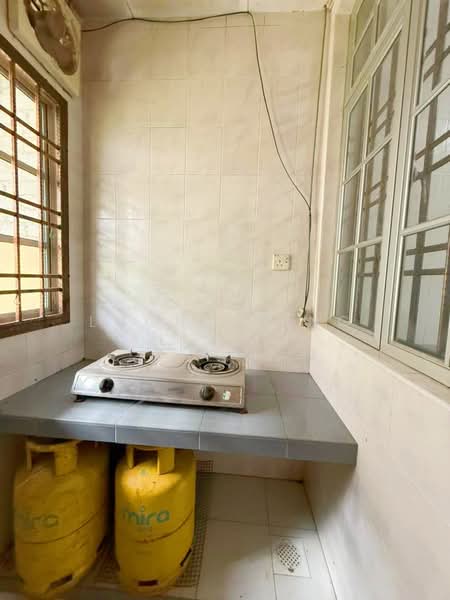 2-storey Terraced House for Sale in Bandar Putra (Kulai) - Loong Hing Liong - Kitchen - PropertyGuru.com.my