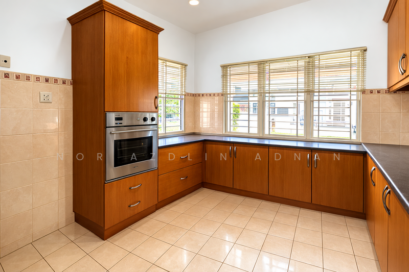 Semi-Detached House for Sale in Usj 3a (Subang Jaya) - Nor Azdlin Adnan - Kitchen - PropertyGuru.com.my