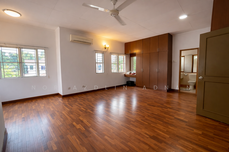 Semi-Detached House for Sale in Usj 3a (Subang Jaya) - Nor Azdlin Adnan - Master Bedroom - PropertyGuru.com.my