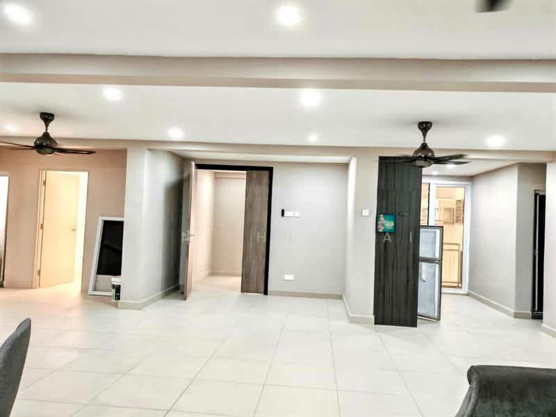 Gurney Park Condominium untuk Untuk Disewa - RM 3,500 /bulan, Mac 2026 - Living Room - PropertyGuru.com.my