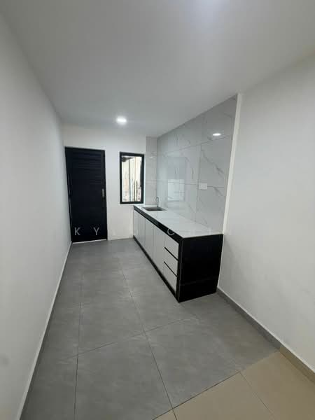 2-storey Terraced House for Sale in Taman Damai Jaya (Skudai) - Kylo Chin - Kitchen - PropertyGuru.com.my