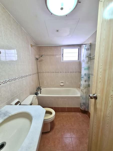 Gurney Park Condominium untuk Untuk Disewa - RM 2,500 /bulan, Mac 2026 - Bathroom - PropertyGuru.com.my