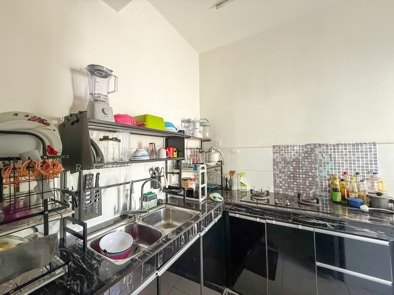 Terraced House for Sale in Cyberjaya (Selangor) - Arifuddin Bahari - Kitchen - PropertyGuru.com.my