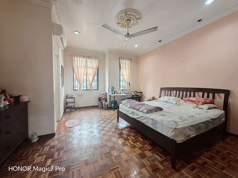 2-storey Terraced House for Sale in Taman Setia Indah (Tebrau) - YC Fung - Bedroom - PropertyGuru.com.my