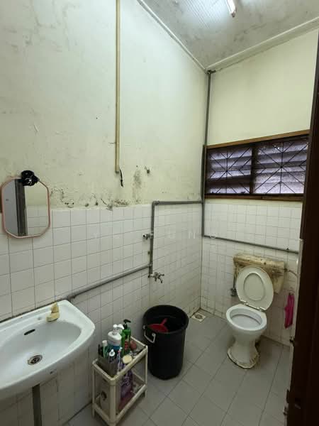 2-storey Terraced House for Sale in Taman Johor Jaya (Johor Bahru) - YC Fung - Bathroom - PropertyGuru.com.my