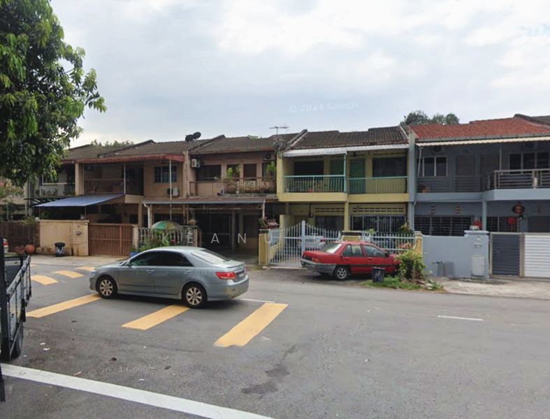 Rumah Teres 2-Tingkat untuk Dijual di Taman Serdang Utama (Seri Kembangan) - Keanu Tan - Exterior - PropertyGuru.com.my