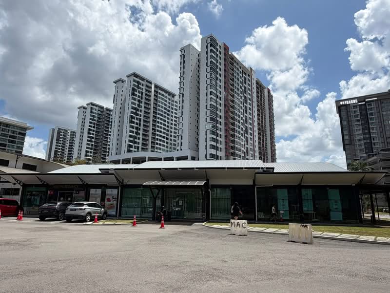 Apartment for Sale at Lake View Suites - Loh Lee Peng - PropertyGuru.com.my