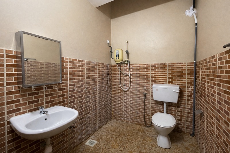 Renovated Single Storey Terrace Taman Tan Yew Lai untuk Untuk Dijual - RM 500,000, Mac 2026 - Bathroom - PropertyGuru.com.my
