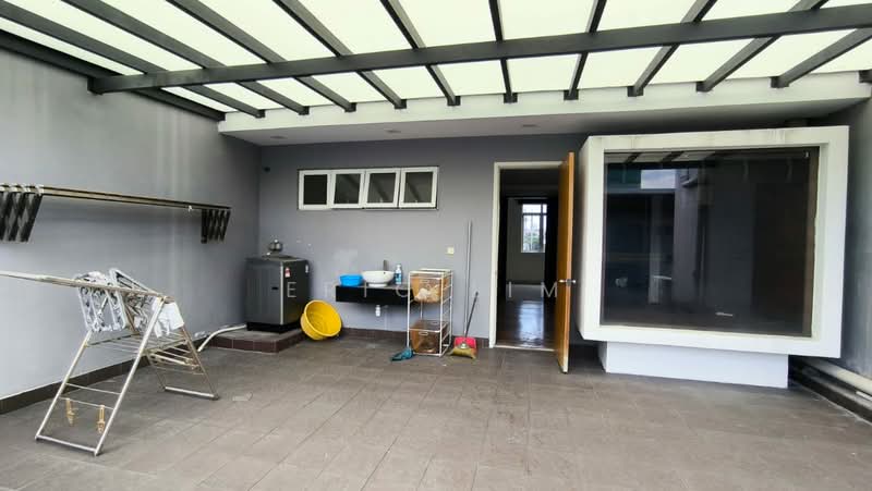 3.5-storey Terraced House for Sale in Bandar Utama (Selangor) - Eric Lim - Exterior - PropertyGuru.com.my