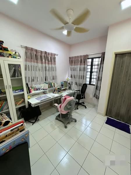 Rumah Teres untuk Dijual di Bandar Puteri Klang (Klang) - Louis Chan - Study - PropertyGuru.com.my