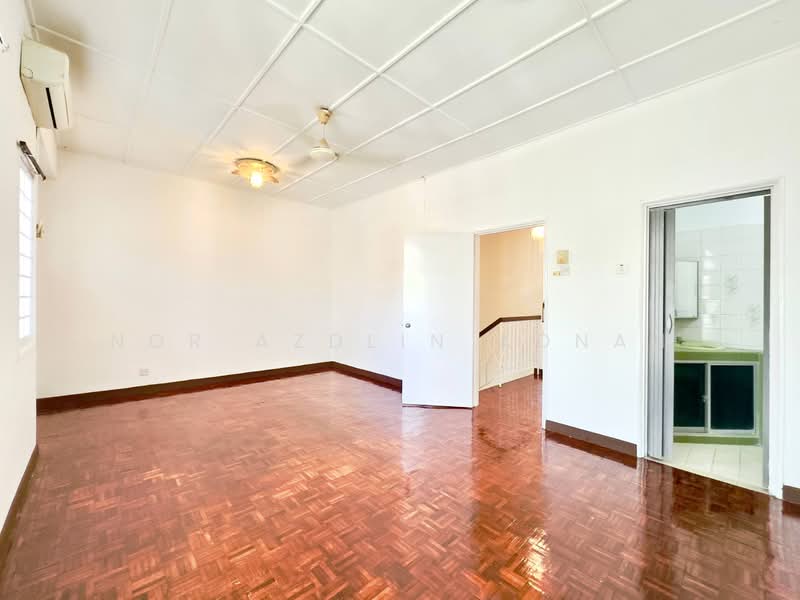 Double Storey Terrace Usj 9 Renovated & Extended untuk Untuk Dijual - RM 950,000, Mac 2026 - Master Bedroom - PropertyGuru.com.my