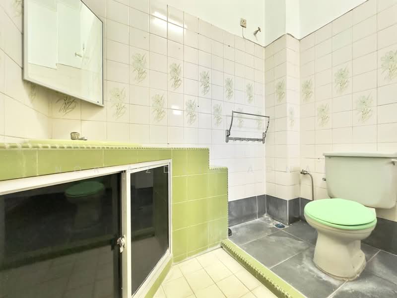 Double Storey Terrace Usj 9 Renovated & Extended untuk Untuk Dijual - RM 950,000, Mac 2026 - Bathroom - PropertyGuru.com.my