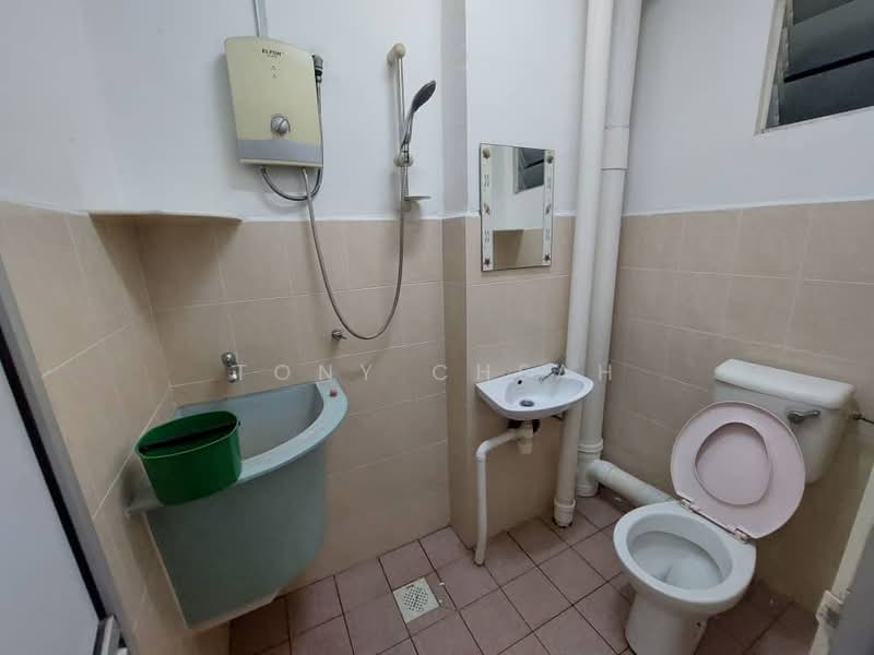 Apartment for Sale at Sri Impian Apartment - Tony Cheah - Bathroom - PropertyGuru.com.my