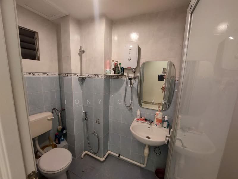 Apartment for Sale at Sri Impian Apartment - Tony Cheah - Bathroom - PropertyGuru.com.my
