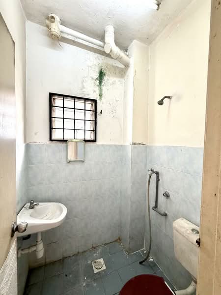2-storey Terraced House for Sale in Taman Universiti Bangi (Kajang) - Muhammed Nazri bin Mustapha - Bathroom - PropertyGuru.com.my