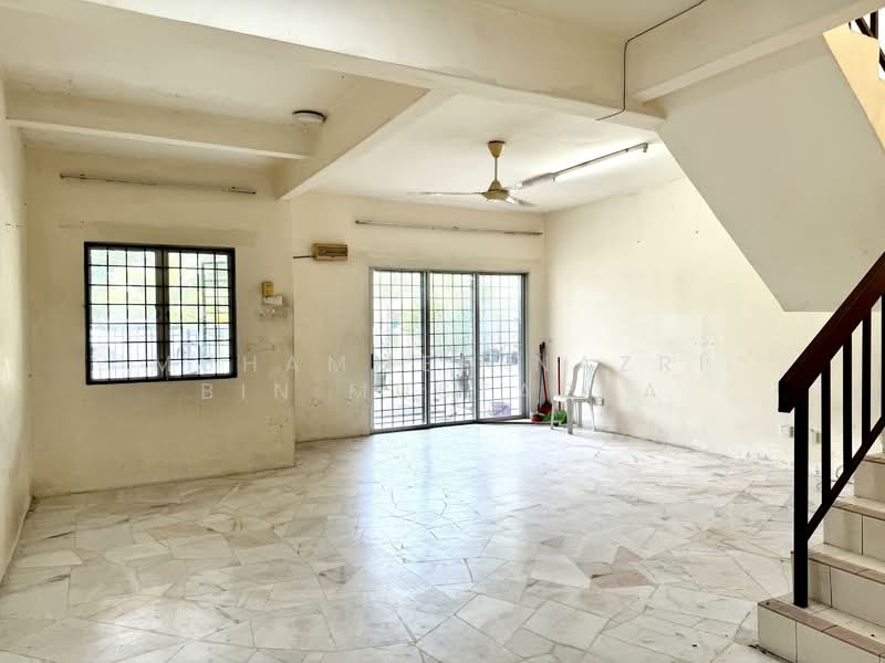 2-storey Terraced House for Sale in Taman Universiti Bangi (Kajang) - Muhammed Nazri bin Mustapha - Living Room - PropertyGuru.com.my