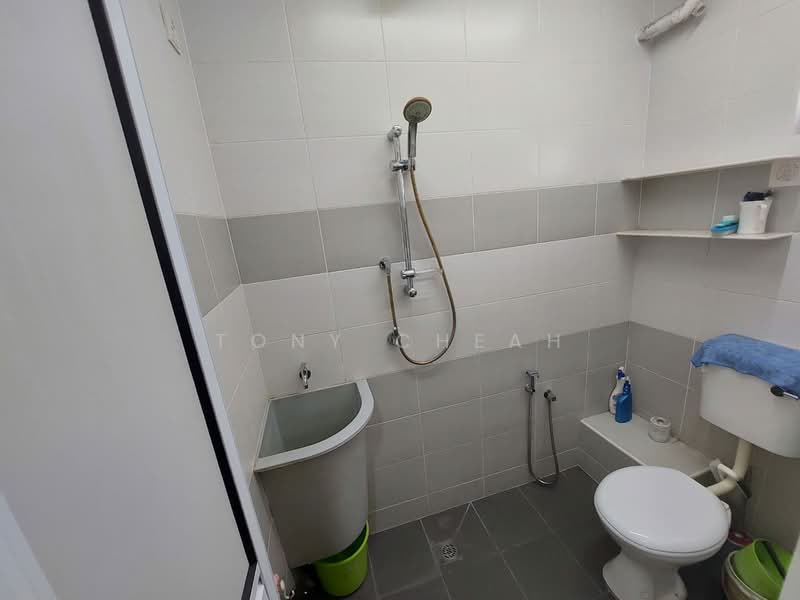 Apartment for Sale at Sri Impian Apartment - Tony Cheah - Bathroom - PropertyGuru.com.my