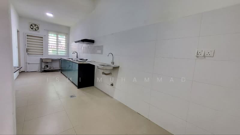 Terraced House for Rent in Bandar Sri Sendayan (Negeri Sembilan) - Ismi Muhammad - Kitchen - PropertyGuru.com.my