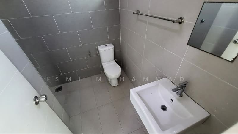 Terraced House for Rent in Bandar Sri Sendayan (Negeri Sembilan) - Ismi Muhammad - Bathroom - PropertyGuru.com.my