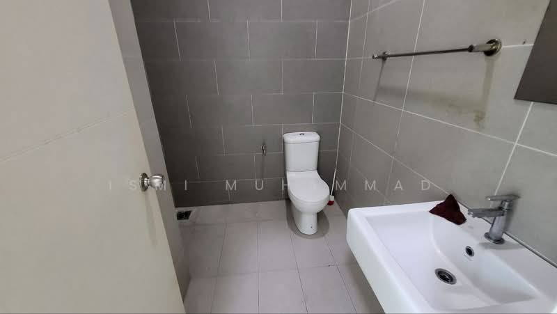 Terraced House for Rent in Bandar Sri Sendayan (Negeri Sembilan) - Ismi Muhammad - Bathroom - PropertyGuru.com.my
