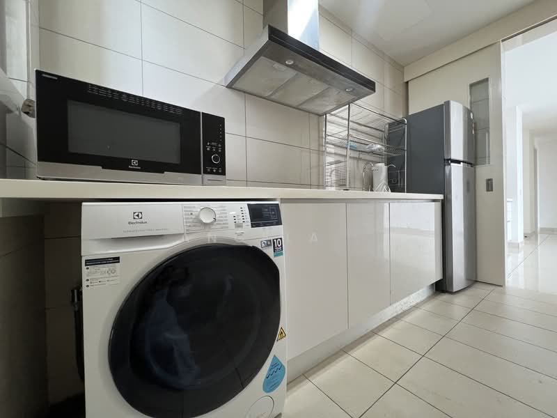 The Park Sky Residence untuk Untuk Disewa - RM 2,400 /bulan, Mac 2026 - Kitchen - PropertyGuru.com.my