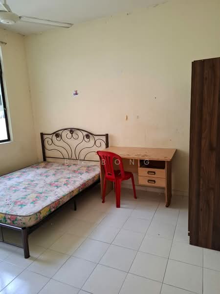 Apartment for Sale at Pangsapuri Bukit Beruang Permai (University Green) - BL Bong - Bedroom - PropertyGuru.com.my