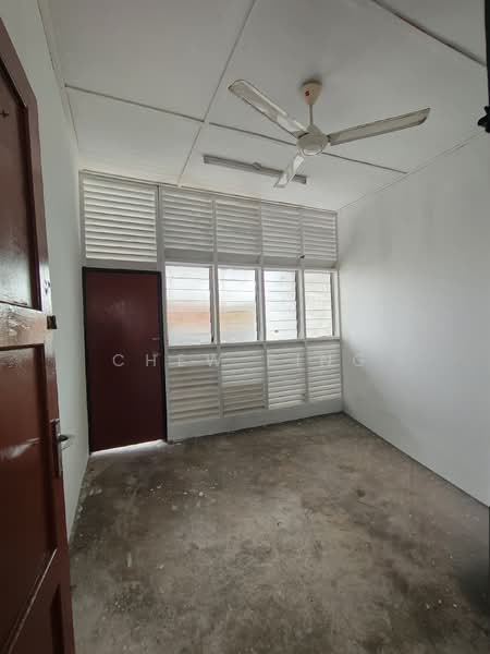 Shop for Rent in Larkin (Johor Bahru) - Chew Ping - Interior - PropertyGuru.com.my