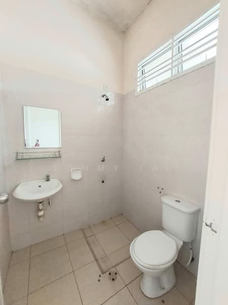 1-storey Terraced House for Sale in Taman Daya (Johor Bahru) - Tommy Tai - Bathroom - PropertyGuru.com.my
