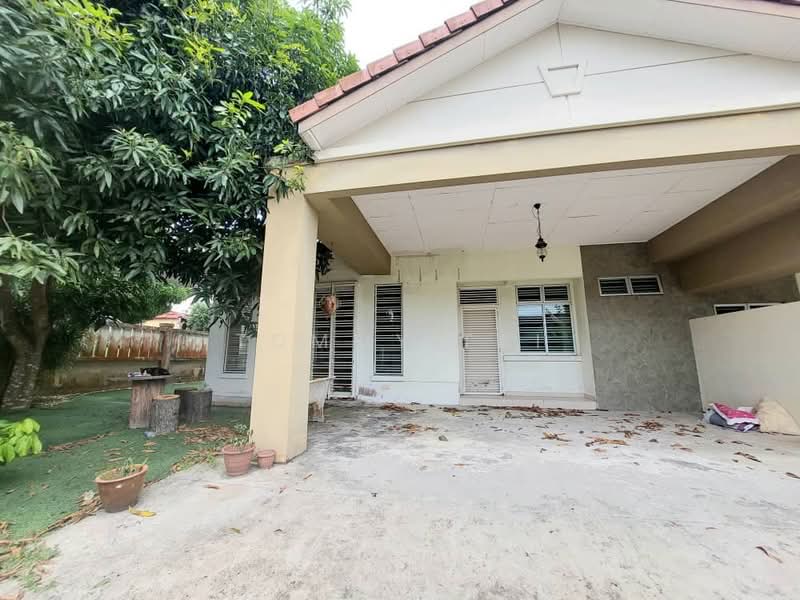 1-storey Terraced House for Sale in Taman Daya (Johor Bahru) - Tommy Tai - Exterior - PropertyGuru.com.my