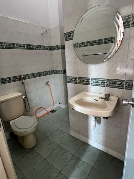Usj 11 untuk Untuk Dijual - RM 800,000, Mac 2026 - Bathroom - PropertyGuru.com.my