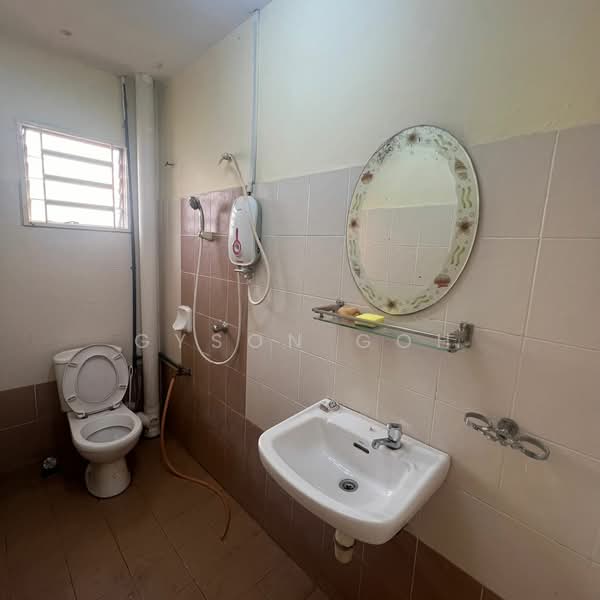 Terraced House for Rent in Bandar Cassia (Batu Kawan) - Gyson Goh - Bathroom - PropertyGuru.com.my