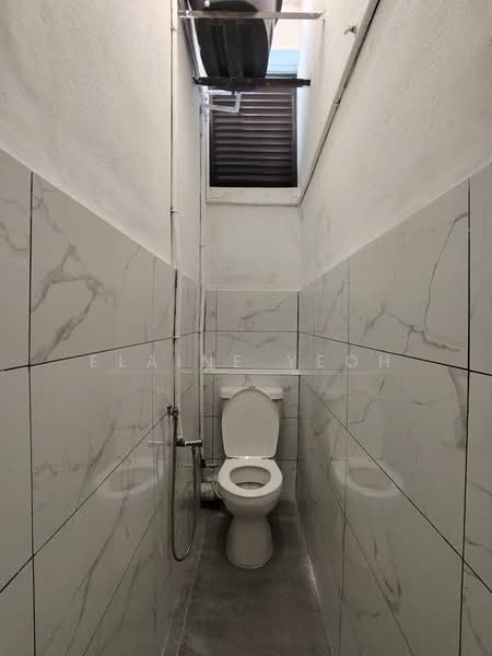 4 Storey Commercial Building untuk Untuk Disewa - RM 20,000 /bulan, Mac 2026 - Bathroom - PropertyGuru.com.my