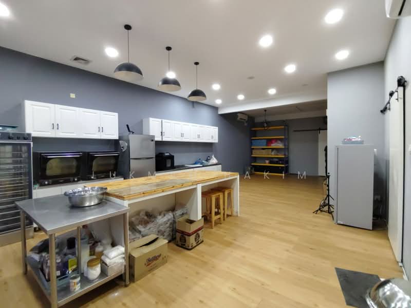 Shop / Office for Sale in Bandar Saujana Putra (Tanjong Duabelas) - Lukman Hakim - Kitchen - PropertyGuru.com.my