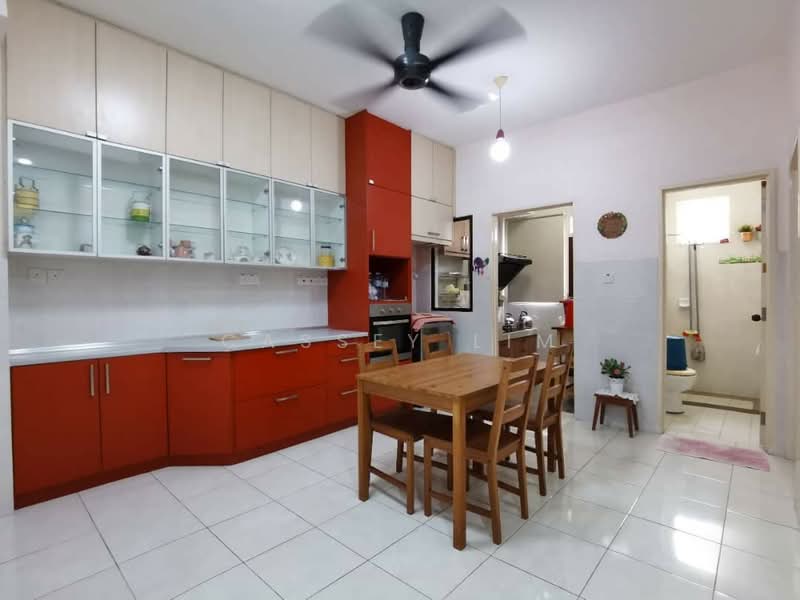 Semi-Detached House for Sale in Setia Alam (Selangor) - Cassey Lim - Kitchen - PropertyGuru.com.my