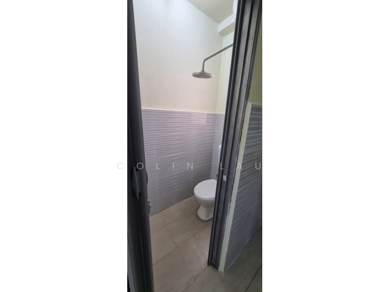 Apartment for Sale at Putra Permai Block B - COLIN LAU - Bathroom - PropertyGuru.com.my