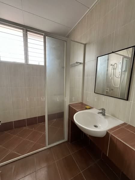 Semi-Detached House for Rent in Setia Alam (Selangor) - Lim Lee Lee - Bathroom - PropertyGuru.com.my