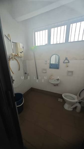2-storey Terraced House for Sale in Taman Anggerik (Tampoi) - Melinda Ee - Bathroom - PropertyGuru.com.my