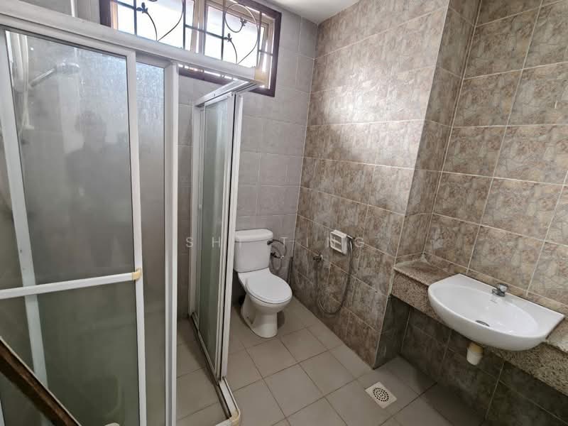 Semi-Detached House for Sale in Taman Impian Emas (Skudai) - Shi Ting - Bathroom - PropertyGuru.com.my