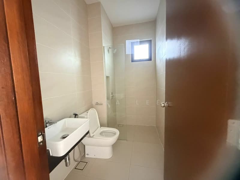 Semi-Detached House for Sale in Eco Sanctuary (Telok Panglima Garang) - Fiona Lee - Bathroom - PropertyGuru.com.my