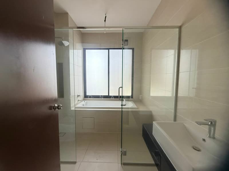Semi-Detached House for Sale in Eco Sanctuary (Telok Panglima Garang) - Fiona Lee - Bathroom - PropertyGuru.com.my