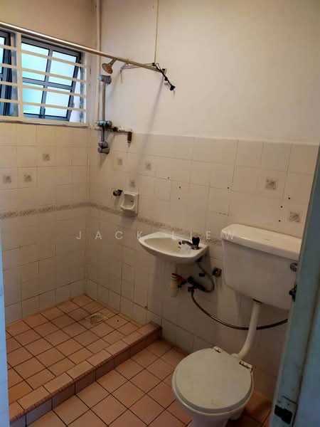 Apartment for Sale at Greenhills Ideal Heights - Jack Liew - Bathroom - PropertyGuru.com.my