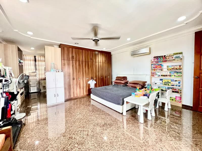 Seksyen 2 Shah Alam - 2 Storey Bungalow With Swimming Pool untuk Untuk Dijual - RM 2,200,000, Mac 2026 - Bedroom - PropertyGuru.com.my