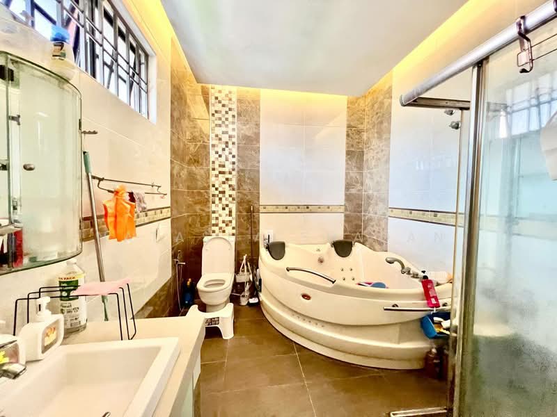 Seksyen 2 Shah Alam - 2 Storey Bungalow With Swimming Pool untuk Untuk Dijual - RM 2,200,000, Mac 2026 - Bathroom - PropertyGuru.com.my