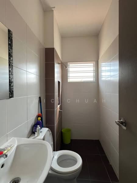 2-storey Terraced House for Sale in Taman Rinting (Masai) - Eric Chuah - Bathroom - PropertyGuru.com.my
