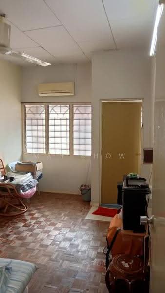 2-storey Terraced House for Sale in Taman Sungai Besi Indah (Seri Kembangan) - MAN CHOW - Living Room - PropertyGuru.com.my